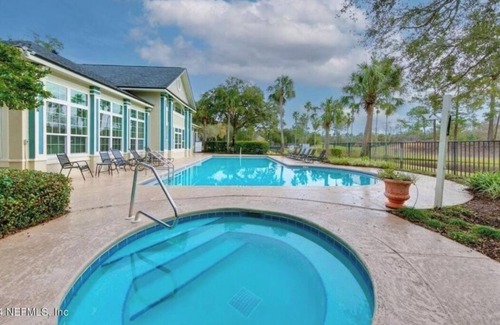 Southside Apartment | Cozy 2-bedroom apartment in amazing Jacksonville near beaches