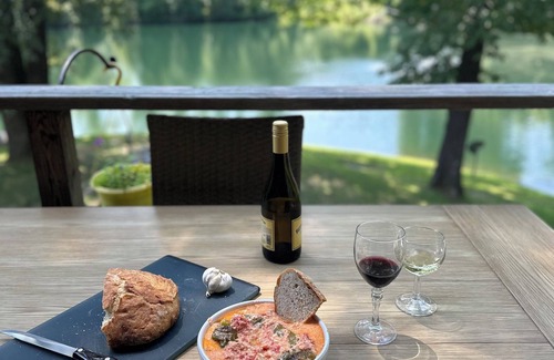 Southside Apartment | Cozy 2-bedroom apartment in amazing Jacksonville near beaches