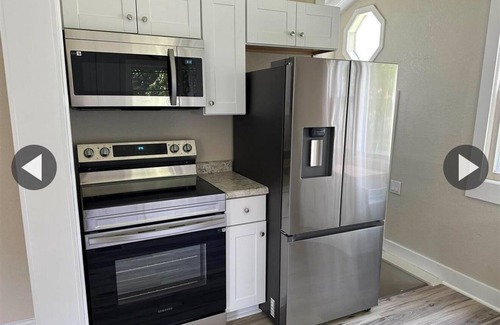 Terre Haute House | Cozy 2-bedroom bungalow in nice Terre Haute fully renovated