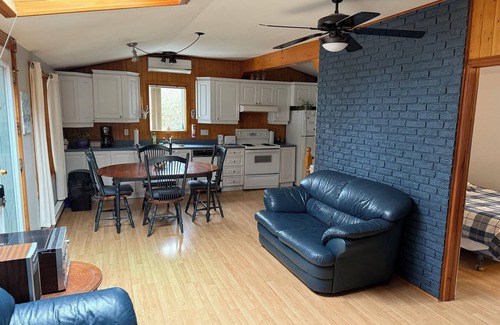 Pierreville Ski Chalet | Cozy 2-bedroom chalet in Pierreville on the river with a