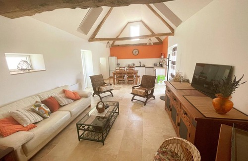 Azay-sur-Cher Cottage | Cozy 2-bedroom cottage near Tours and Amboise