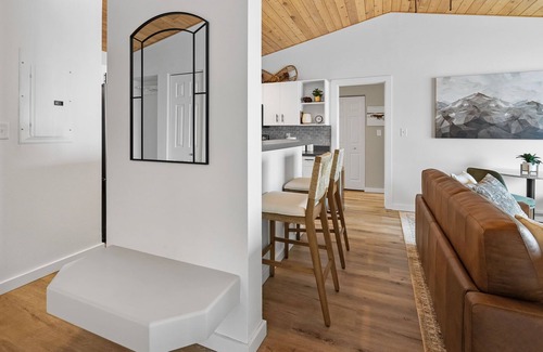 Big Sky Apartment | Cozy 2 Bedroom Condo w/Private Hot Tub