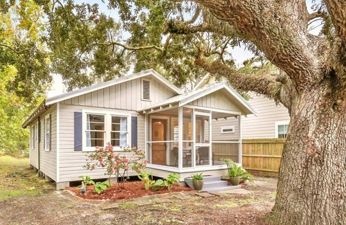 Bay St Louis Cottage | Cozy 2-bedroom cottage near Bay Saint Louis Harbor