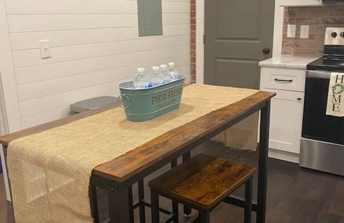 Smyrna House | Cozy 2-bedroom Farmhouse with parking on premise