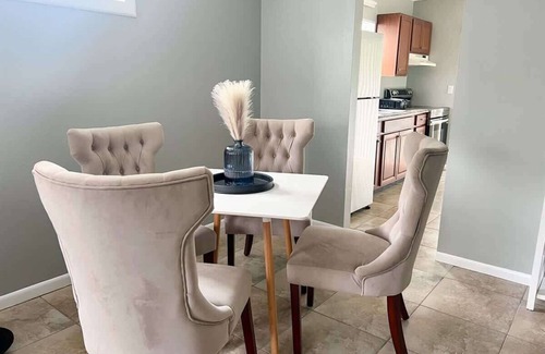 Dade City House | 🌻 Cozy 2 Bedroom Home, Dade City #2 | Perfect for Short or Extended Stays!