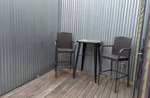 Westport House | Cozy 2-bedroom house in Kansas City- Walk to Westport and Plaza