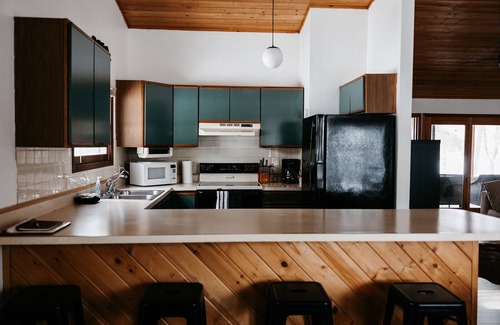 Crosslake Cabin | Cozy 2 Bedroom Lakefront Cabin on Crosslake w/Sauna