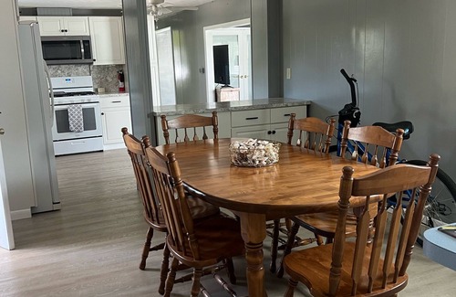 Marathon House | Cozy 2-bedroom mobile home in enchanting Marathon with WiFi, AC.