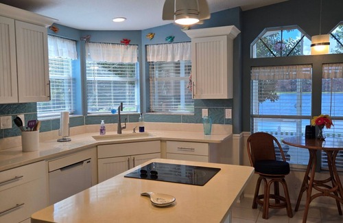 Barefoot Bay House | Cozy 2-bedroom mobile home in enjoyable Barefoot Bay, Florida.