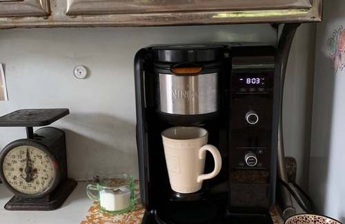 Berlin House | Cozy 2 bedroom, non smoking home 20 minutes from EAA! Pet friendly.