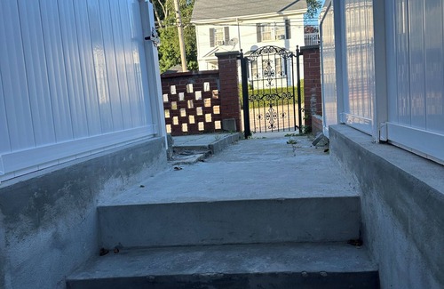 West Codman Hill - West Lower Mills House | Cozy 2 bedroom Unit in Boston.