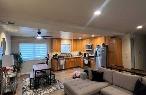 Al Tahoe Apartment | Cozy 2-Bedroom Apartment in Al Tahoe Ideal for Remote Workers & Ski Enthusiastsn