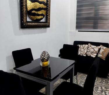 Baguio House | Cozy 2 rooms, 2 bathrooms, Loft, Balcony with Free Parking