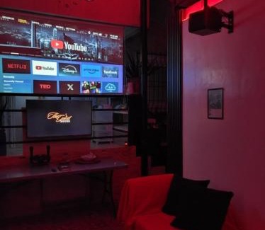 Baguio House | Cozy 2 rooms, 2 bathrooms, Loft, Balcony with Free Parking