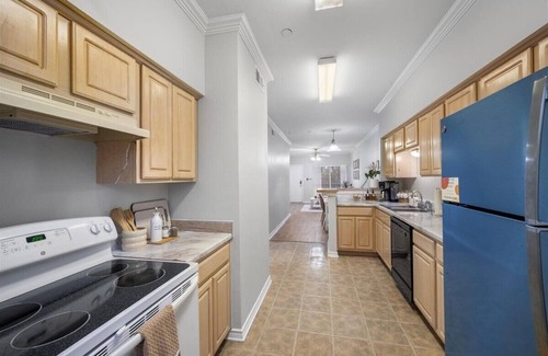 Cherrywood Apartment | Cozy 2B/2B-Heart of ATX-Walk to Moody UT ACL & SXSW