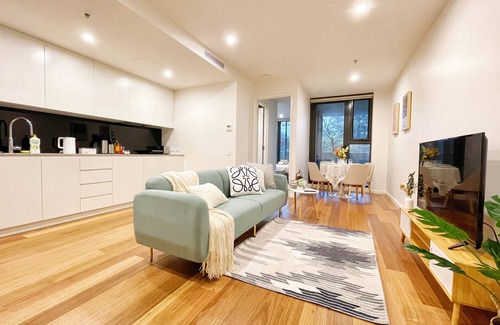 Braddon Apartment | Cozy 2b2ba in the city centre with 2 free parking Spaces