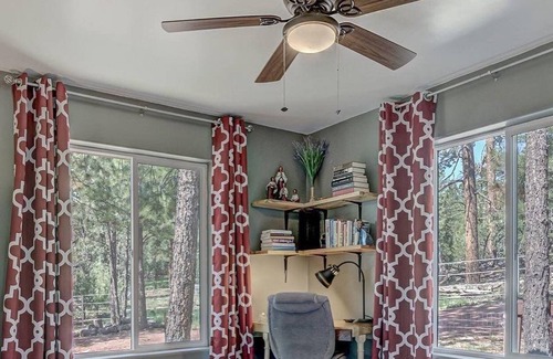 Happy Jack Cabin | Cozy 2bd/ba premium cabin in the cool pines of Happy Jack!