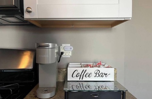 Tower Grove East Apartment | Cozy 2BR-1BA Backyard & King Bed