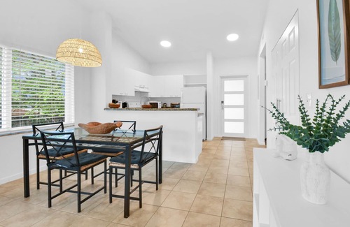 Boca Raton Apartment | Cozy 2BR, 2BA apartment on top floor in quiet West Boca Raton community