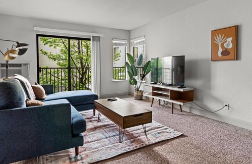 Renton Apartment | Cozy 2BR Apartment in Renton