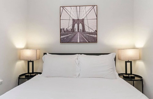 Chicago Apartment | Cozy 2BR Apt - Perfect for a Seamless Stay