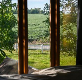 Lowbanks Ski Chalet | Cozy 2BR Chalet on Lake Erie