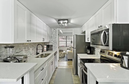 Palmetto Dunes Cottage | Cozy 2BR Hilton Head Townhome w/Pool Access