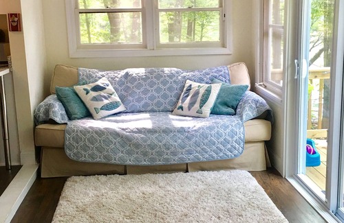 Graniteville House | Cozy, 2BR lake-side retreat and outdoor oasis