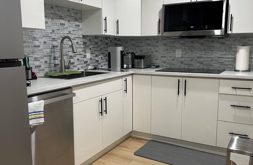 Fort Gary House | Cozy 2BR Suite at Winnipeg South