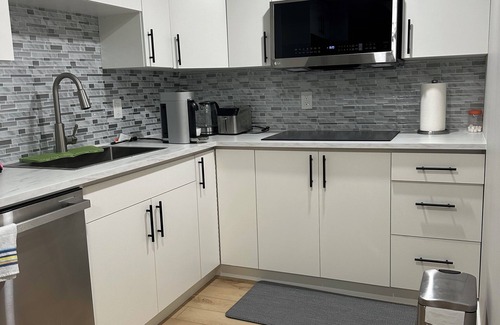 Fort Gary House | Cozy 2BR Suite at Winnipeg South