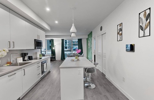 Niagara Falls Apartment | Cozy 2BR Suite Just 8 Mins Away from the Niagara Falls and can Sleeps 6 Guests