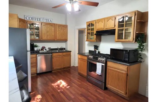 Old North Columbus House | Cozy 2BR w/Firepit By OSU & Hospital