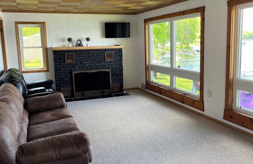 Melrose Cabin | Cozy 3-bedroom cabin with AC and WiFi in brilliant Melrose on Big Birch Lake.