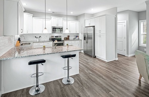 Charlotte House | Cozy 3 Bedroom Close to Uptown CLT! Hot Tub & Patio