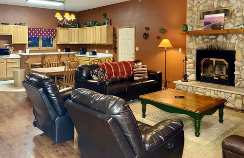 Red River Condo | COZY 3 Bedroom Condo Red River, NM COTTONWOOD #2