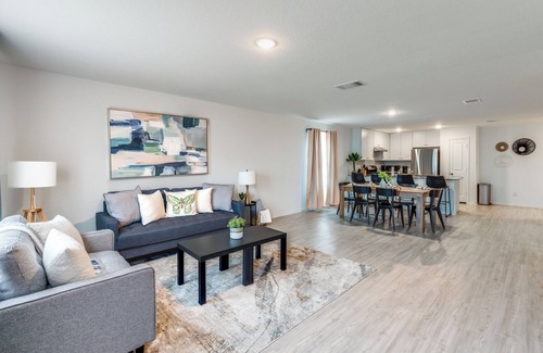 New Braunfels Cabin | Cozy 3-Bedroom Home - Perfect for Extended Stays!