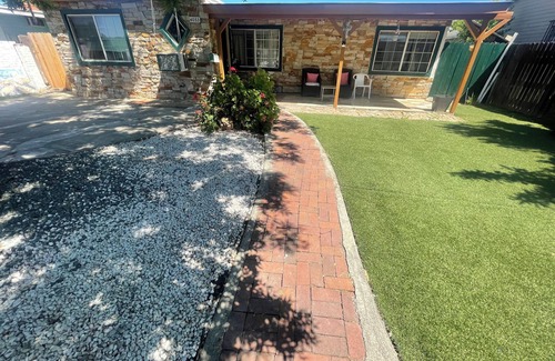 Southeastern Sacramento House | Cozy 3-bedroom house in charming Sacramento with WiFi, AC