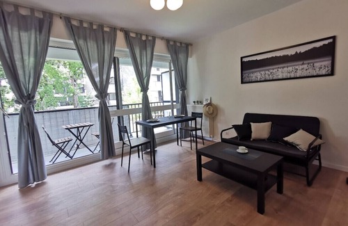Merignac Apartment | Cozy 36 M² With Balcony Perfect For 2.