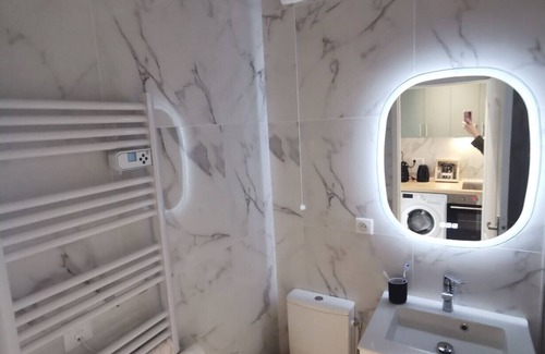 Merignac Apartment | Cozy 36 M² With Balcony Perfect For 2.