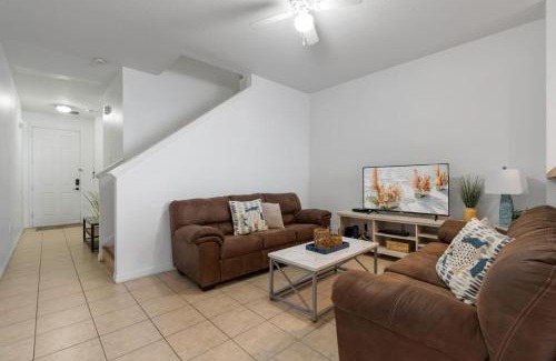 Crestwynd Bay House | Cozy 3BDR House near Disney - AL