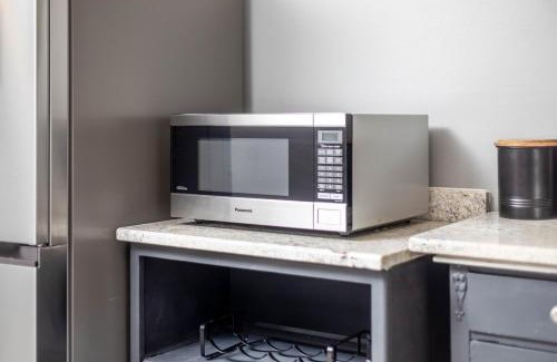 Greensboro House | Cozy 3bdrm2ba with GAME ROOM