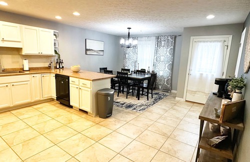 Morgantown House | Cozy 3BR/3.5BR Townhouse Near WVU & Med Facilities