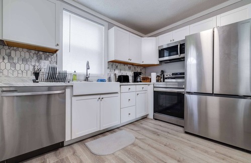 Urban Core House | Cozy 3BR Home - Jacksonville Top Attractions