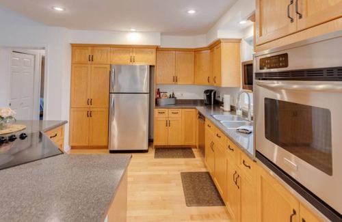 Franconia House | Cozy 4 bedroom house for rent in the heart of the Mountains. Minutes to Cannon.