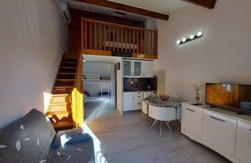 Marseillan Plage Apartment | Cozy 4-Person Beachside Home with AC, Terrace & Parking
