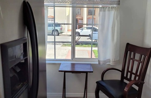 South Gate House | Cozy 4bds*, Close2Everything, Free Parking (1 car)/Wifi, 15min to everything