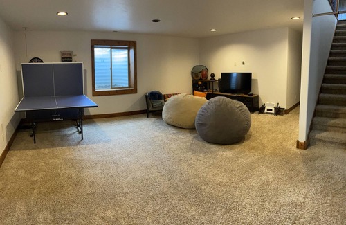 Victor House | Cozy 5 bedroom home in between Jackson Hole Mountain Resort and Grand Targhee.