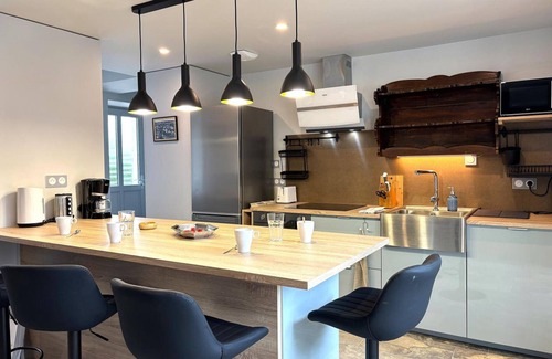 Autry-Issards Cottage | Cozy 8-person cottage in Autry-Issards with enclosed garden, pets allowed