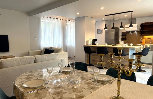 Autry-Issards Cottage | Cozy 8-person cottage in Autry-Issards with enclosed garden, pets allowed