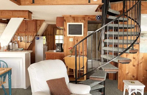 Oscar House | Cozy A-Frame Cabin on False River PARTY BARGES AVAILABLE ON REQUEST